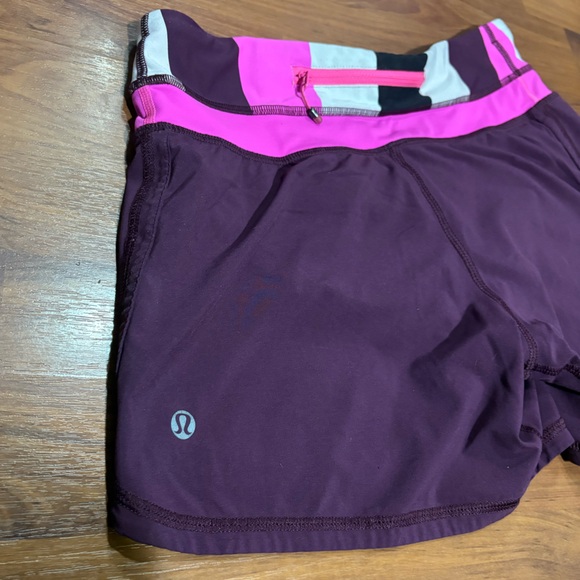 Lululemon Shorts. Size 6. No size tag. Great condition. - Picture 4 of 9